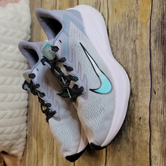 NIKE AIR ZOOM Size 7 - Picture 2 of 8